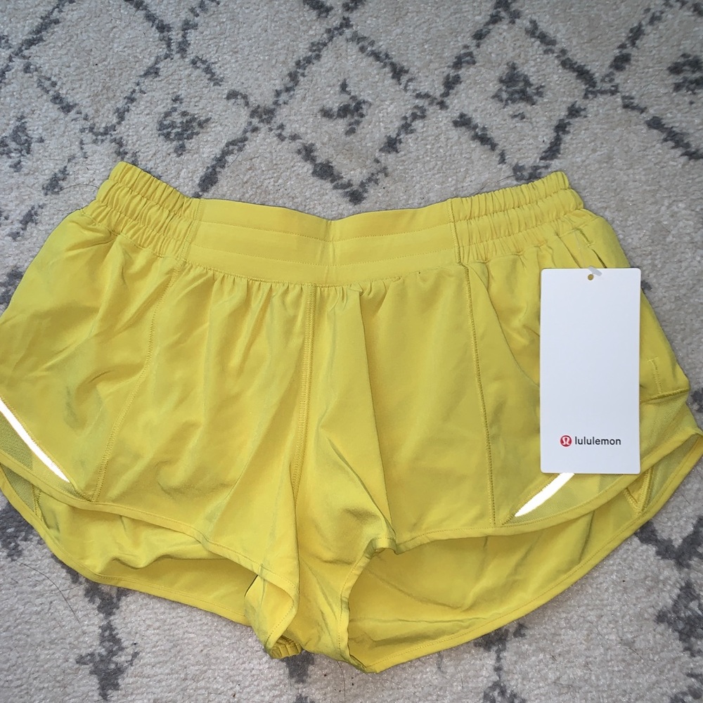 Lululemon Hotty Hot Shorts 2.5”